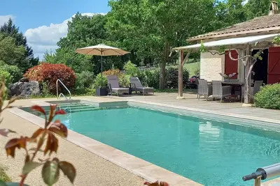 Image de Maison indépendante piscine privée chauffée Wi-Fi gratuit