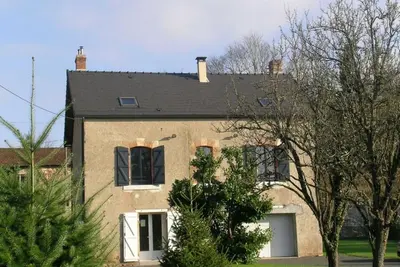 Image de Maison rénovée près de la Forêt de Tronçais, grand jardin, cheminée, wifi, animaux acceptés