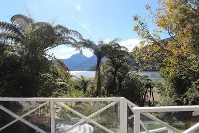 Image de Mahakipawa Waterfront Hideaway - Maison de vacances Belvue Bay