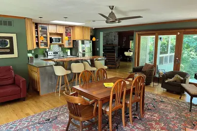 Image de Three Oaks Creek House - Parfait