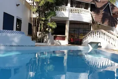 Image de Kivuli Villas Est SITUÉ Sur La CÔTE Sud, Il Est En Face De L'HÔTEL Lantana.