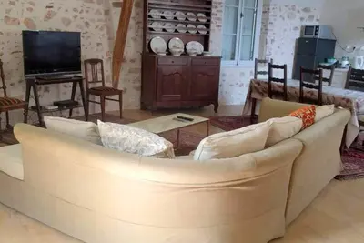Image de Charmante maison du 15e siècle avec jardin, au cœur d'un village médiéval