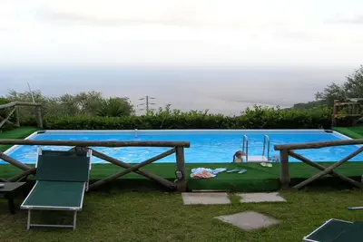 Image de Assuma (B) complexe d'appartements indépendants avec piscine partagée et vue sur la mer Côte de Sorrente