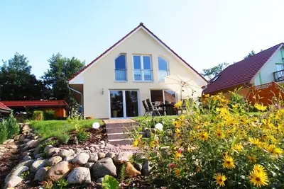 Image de Chalet confortable sur le lac, la mer, la plage, terrasse, bateaux