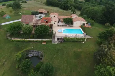 Image de Domaine de l'Homme: La Maison Rouge avec piscine