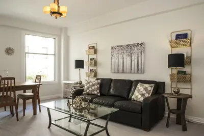 Image de Furnished Studio in Art Deco landmark, Centre of Sf/Ham411