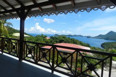 Image de Résidence créole de standing classée 4 étoiles avec vue à 180° sur la baie