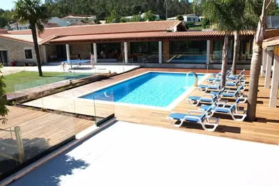 Image de Belle villa avec 5 chambres, grand jardin, belle vue piscine à 45 km de Porto