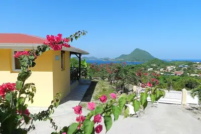 Image de Coco D'Iles, Villa  avec terrasse et vue a 180° sur la baie ***