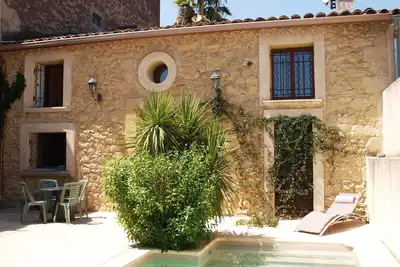 Image de Maison confortable avec piscine
