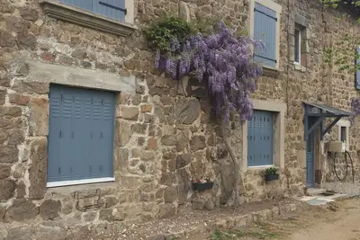 Image de maison de campagne en pierre
