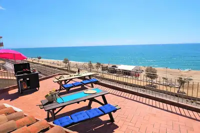 Image de Marilu Seaview & Beach-apartment, 5 chambres, 2 bains, terrace au toit