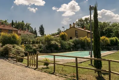 Image de Maison avec piscine dans la campagne toscane, près de San Gimignano et Via Francigena