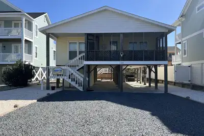 Image de Cottage familial et confortable avec accès facile à la plage!