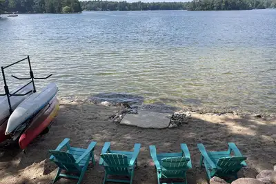 Image de Profitez de 200 pieds de façade privée sur le lac Spider