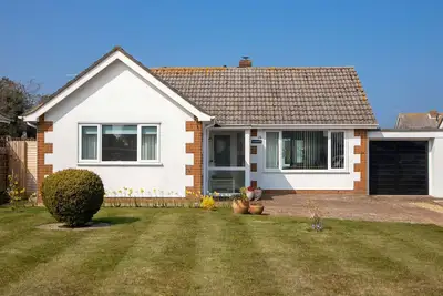 Image de Bembridge First Class Bungalow de deux chambres à proximité des commodités et de la plage