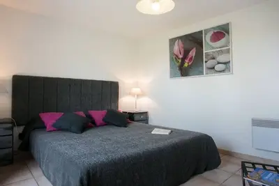Image de Fr945, Grenache (6\/7 personnes, 3 chambres Ă coucher)