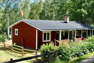 Image de Maison de vacances Emil à Lönneberga à seulement 150 mètres du magnifique lac Linden