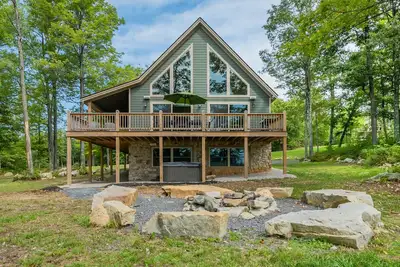Image de Chalet de montagne situé près des pistes de ski, du golf, du rafting en eau vive et plus encore