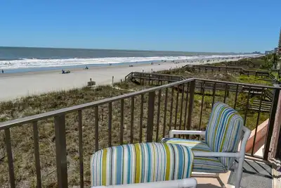 Image de Rabais! 15 semaines. 10% nuits (3 minimum). Condo en bord de mer.