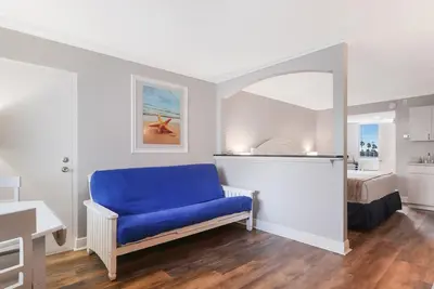 Image de Pelican Pointe Condo / Unité d'hôtel # 215 Efficacité abordable au cœur de Clearwater Beach!