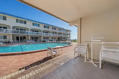 Image de A102 Parfait condo 2/2! Emplacement fantastique en bord de mer juste à côté de Flagler Ave!
