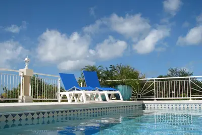 Image de bel appartement entierement équipé avec piscine
