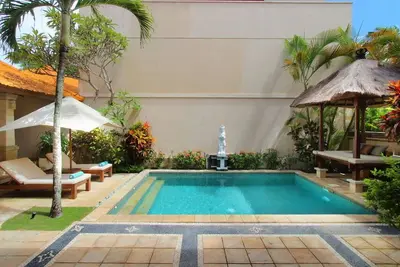 Image de Spacieuse villa de 2 chambres avec piscine privée