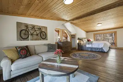 Image de Le Whitefish Trail Retreat - Cabane sur 10 acres près du centre-ville de Whitefish! ! !