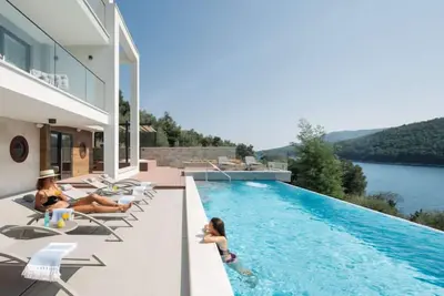 Vlastelini Ii by Interhome