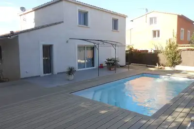 Image de Maison Calme Avec Piscine