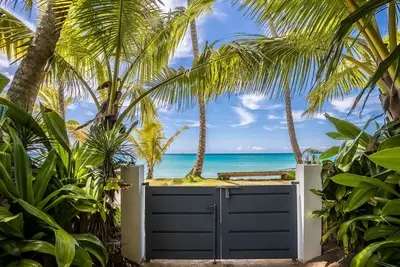 Image de Luxury Beach Front, Breakfest and Chef included, 20 paxs