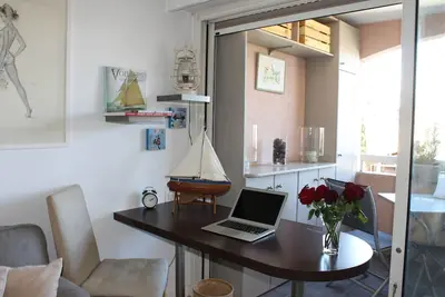 Image de Studio cabine overlooking Port Vauban, min walk to old Antibes