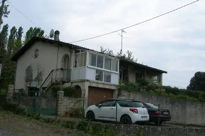 Image de maison de campagne très agréable.