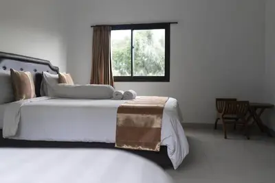 Image de Chambre pour 4 personnes avec douche à l'italienne à effet pluie