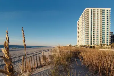 Image de BeachFront station Ă distance de marche de la lagune de Daytona et de la promenade