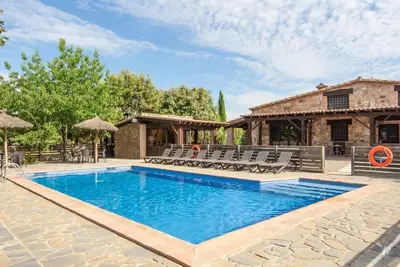 Image de Gîte rural pour 20 personnes, à 45 minutes de Barcelone, Bbq, WiFi