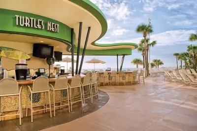 Image de BeachFront High Rise distance de marche de la lagune de Daytona et de la promenade