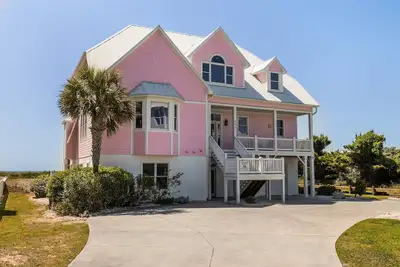 Image de Grande maison en bord de mer avec piscine privée