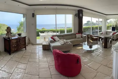 Image de Villa d'architecte les pieds dans l'eau