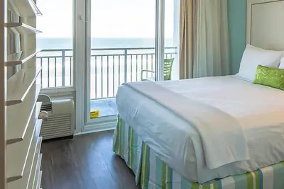 Image de Complexe hôtelier avec accès direct à la plage privée avec piscine et bain à remous face à l'océan