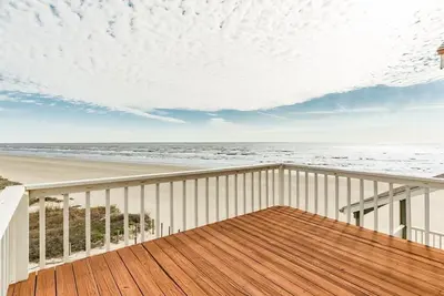 Image de The Pearl Wave: maison de plage en première ligne sur Spanish Grant