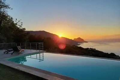 Image de Villa indépendante avec jardin à dix minutes de la mer
