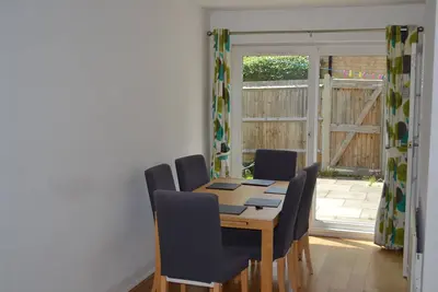 Image de Belle maison de 3 chambres et 2 salles de bains - Wimbledon