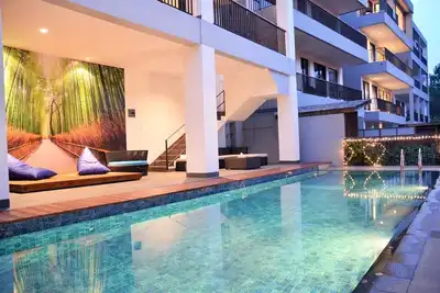 Image de Villa avec 6 chambres, vue sur la colline Dago Hill 3