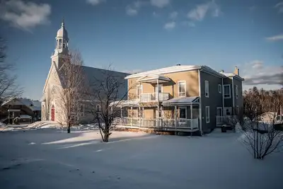 Image de familles maison siècle à louer, offres, à proximité du Mont Mégantic, Sugarloaf