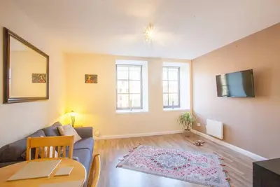 Image de Appartement élégant et moderne dans la ville marchande!