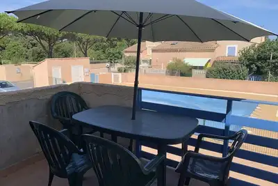 Image de Appartement T1\/Mezzanine balcon, fibre Wifi, résidence sécurisée \/piscine, 4 couchages. . .