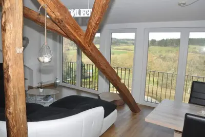 Image de Appartement confortable avec une vue fantastique sur la vallée et les prairies à chevaux