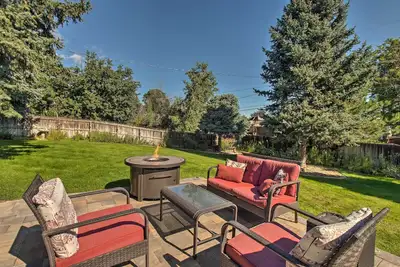 Image de South Denver Lake Home avec grand jardin et hamac